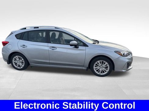 Used 2018 Subaru Impreza 2.0i Premium w/ Eyesight & BSD & Rcta image 10