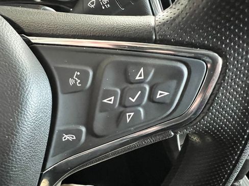 Used 2021 Chevrolet Equinox LT image 19