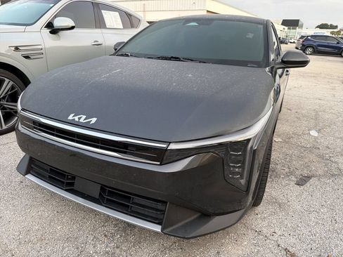 Certified 2025 Kia K4 EX FWD image 9