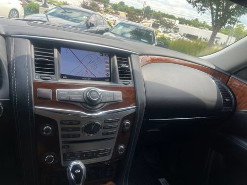 Used 2018 INFINITI QX80 4WD w/ Driver Assistance Package image 14