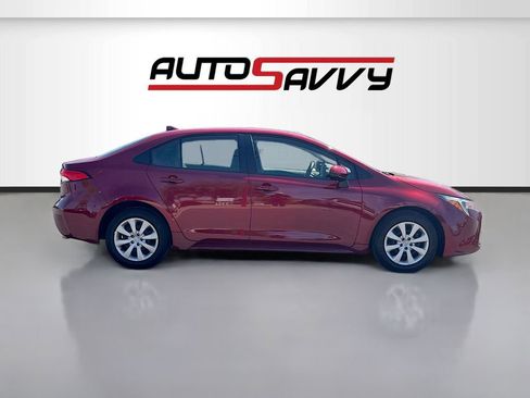 Used 2025 Toyota Corolla LE FWD image 8