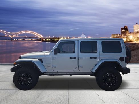 Used 2024 Jeep Wrangler Unlimited Sahara AWD/4WD image 2