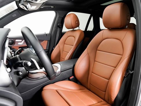 Used 2021 Mercedes-Benz GLC 300 image 5