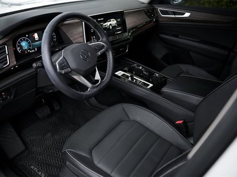 New 2025 Volkswagen Atlas SEL image 7