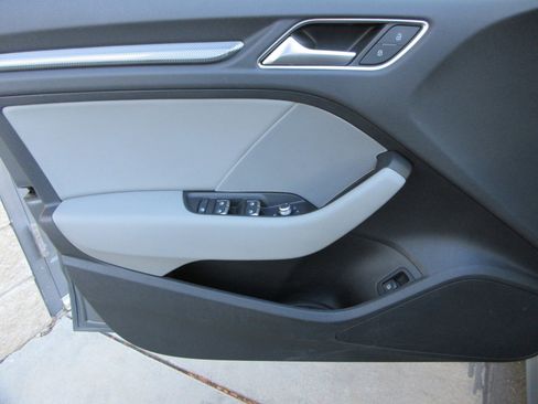 Used 2018 Audi A3 e-tron Premium Plus w/ Premium Plus Package image 29