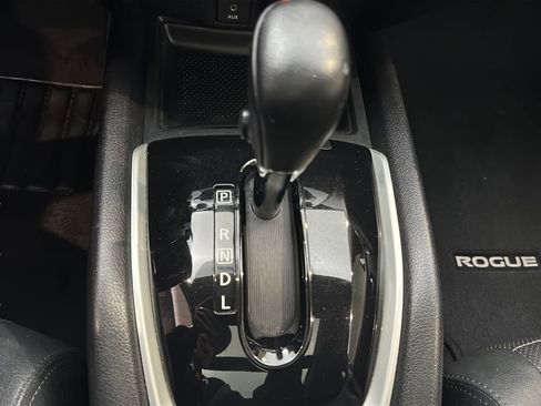 Used 2014 Nissan Rogue SL w/ SL Premium Package image 26