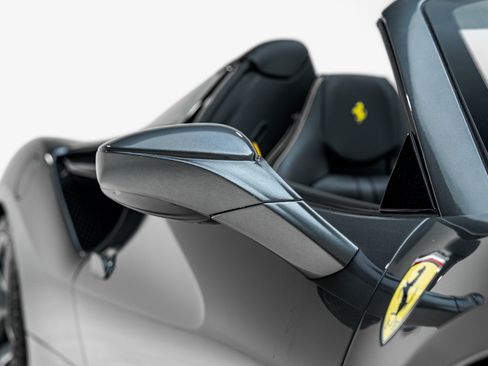 Used 2022 Ferrari F8 Tributo RWD image 31