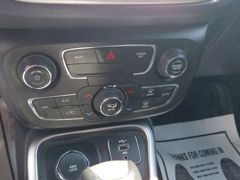 Used 2021 Jeep Compass Latitude AWD/4WD image 20