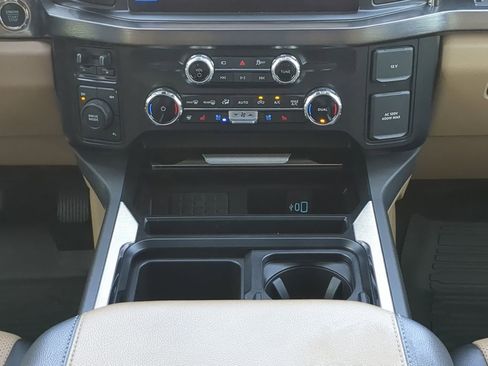 Used 2025 Ford F450 Lariat w/ Lariat Ultimate Package AWD/4WD image 17