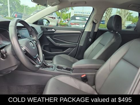 Used 2019 Volkswagen Jetta SE w/ Cold Weather Package FWD image 3