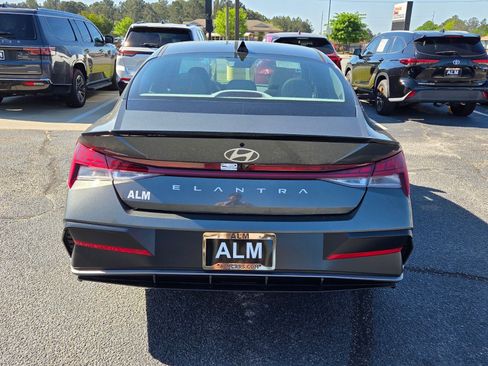 New 2026 Hyundai Elantra SEL Sport Premium FWD image 10