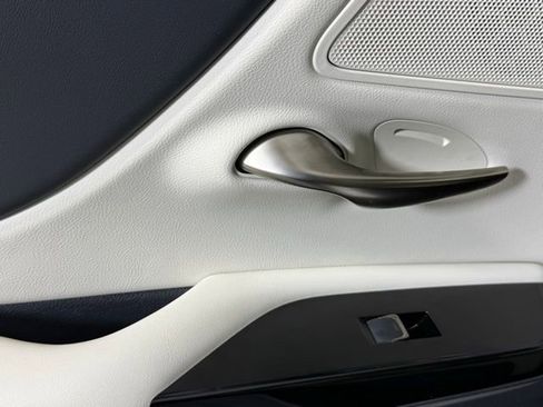 Used 2025 Lexus ES 300h w/ Premium Package image 26