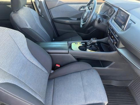 Used 2023 Nissan Rogue SV image 12