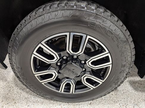 Used 2020 GMC Sierra 2500 AT4 w/ AT4 Premium Package AWD/4WD image 12