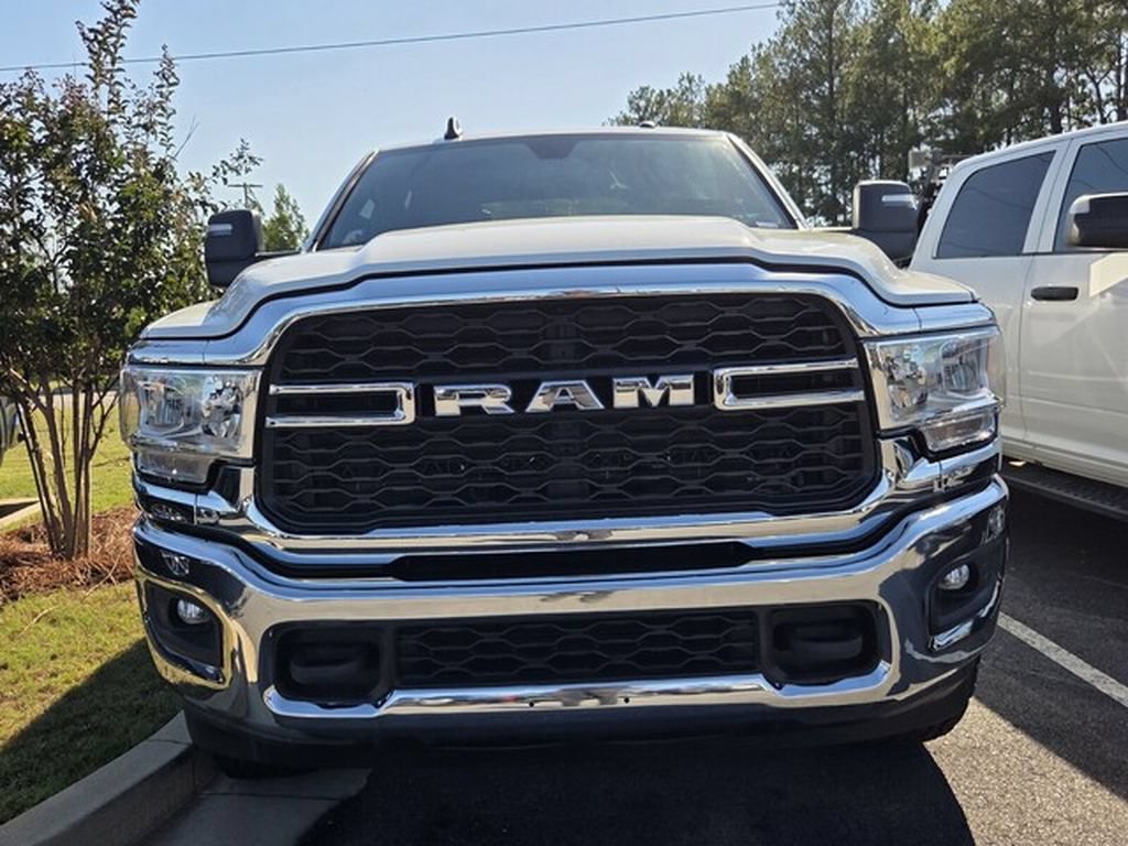 Used 2024 RAM 2500 Tradesman w/ Chrome Appearance Group AWD/4WD image 2