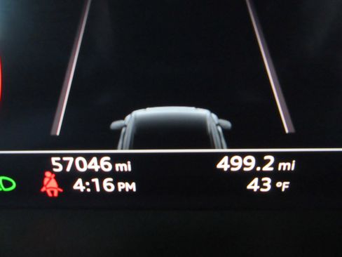 Used 2020 Audi Q8 Premium Plus image 37