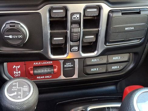 Used 2025 Jeep Wrangler Willys 4xe image 19