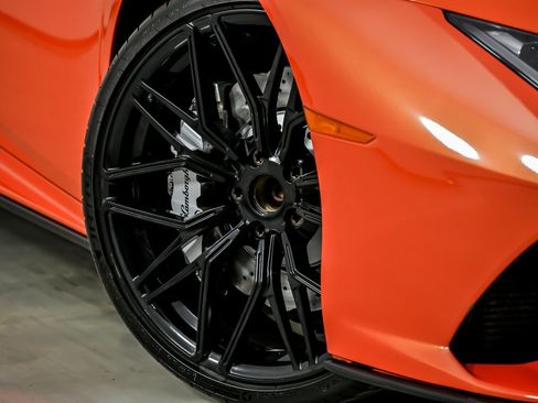 Used 2021 Lamborghini Huracan EVO image 4