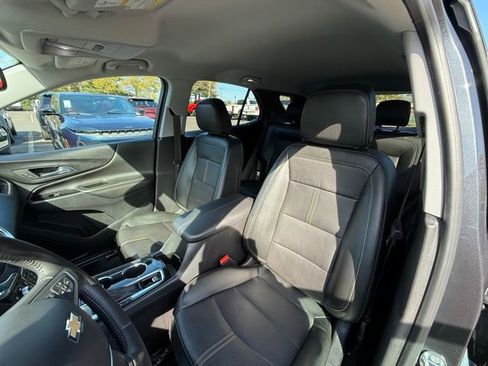 Used 2022 Chevrolet Equinox Premier image 19