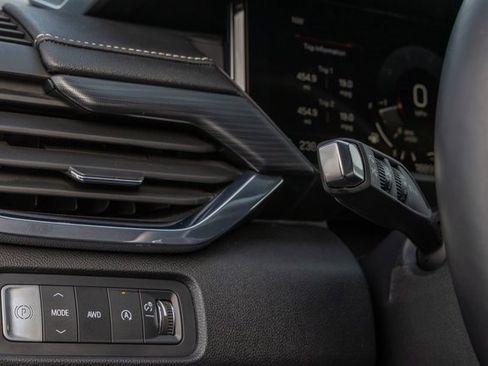 Used 2025 GMC Acadia Elevation image 24