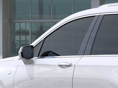 Certified 2025 Cadillac XT6 Premium Luxury FWD image 13