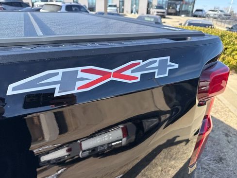 Used 2020 Chevrolet Silverado 1500 Custom w/ Custom Value Package image 5