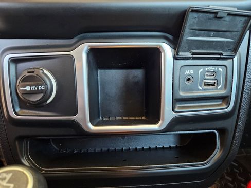 Used 2018 Jeep Wrangler Sport AWD/4WD image 19