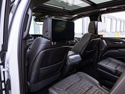 Used 2021 Cadillac Escalade Sport Platinum image 32