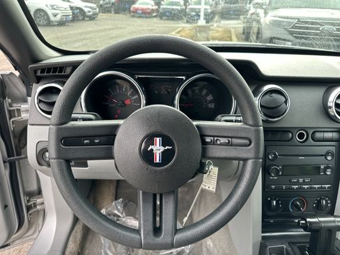 Used 2007 Ford Mustang Premium image 17