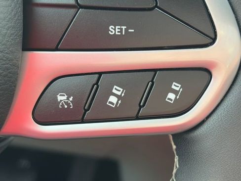 Used 2024 Chrysler Pacifica Touring-L FWD image 47