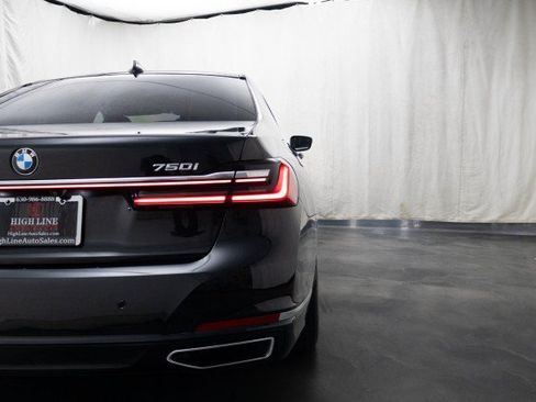 Used 2020 BMW 750i xDrive AWD/4WD image 11