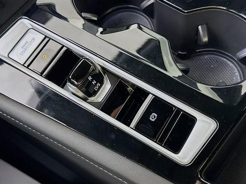 Used 2025 Volkswagen Atlas Cross Sport SEL Premium R-Line image 20