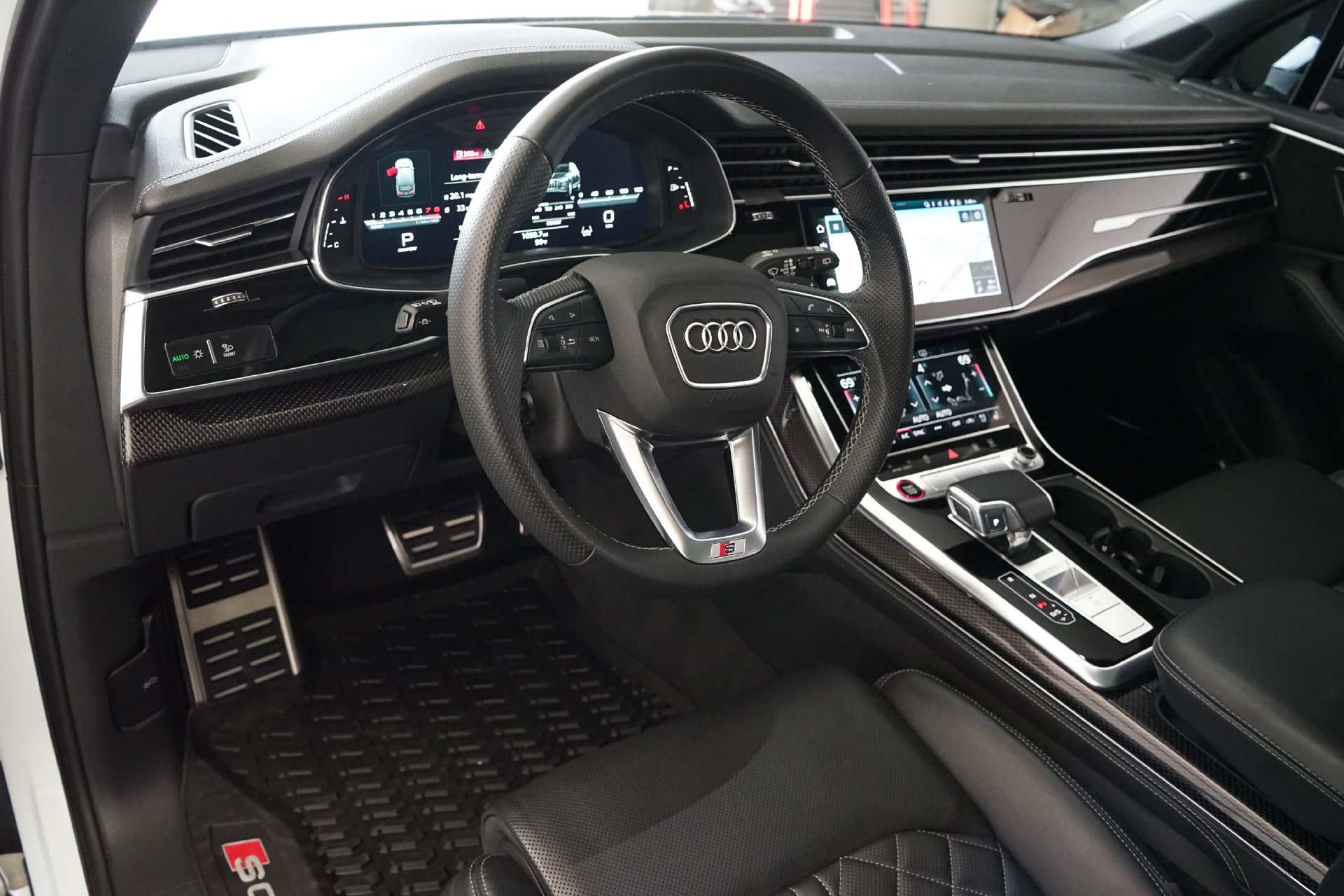 Used 2023 Audi SQ7 Premium Plus AWD/4WD image 2
