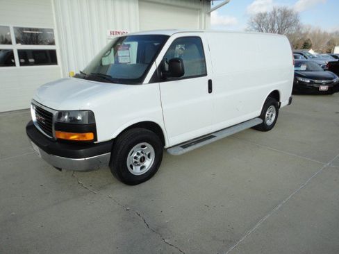 Used 2015 GMC Savana 2500 image 21