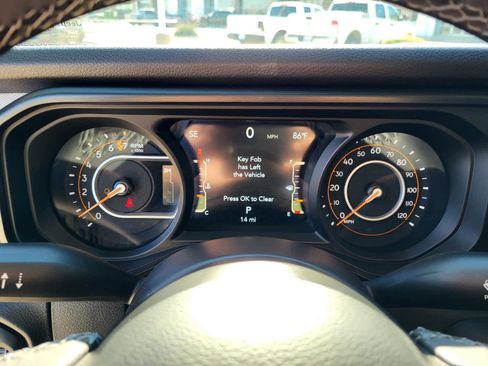 New 2025 Jeep Gladiator Sport image 17