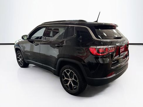 Used 2024 Jeep Compass Limited AWD/4WD image 8