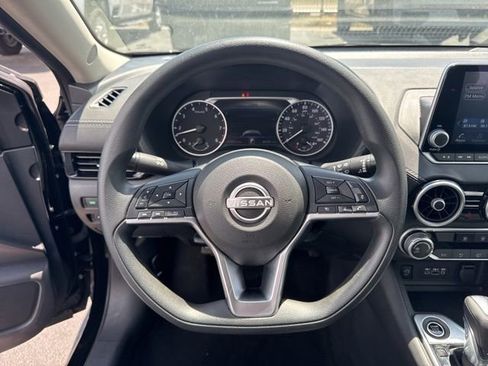 Used 2024 Nissan Sentra SV FWD image 12