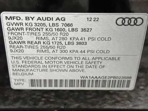 Used 2023 Audi e-tron Premium w/ Convenience Plus Package image 27