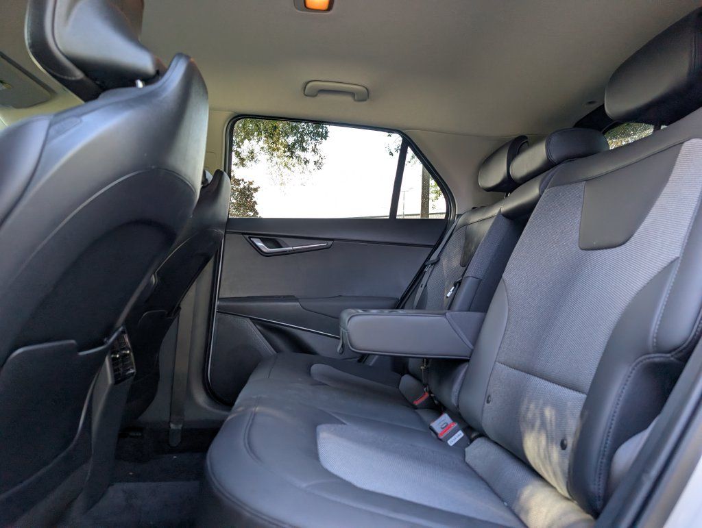 Used 2025 Kia Niro EX FWD image 17
