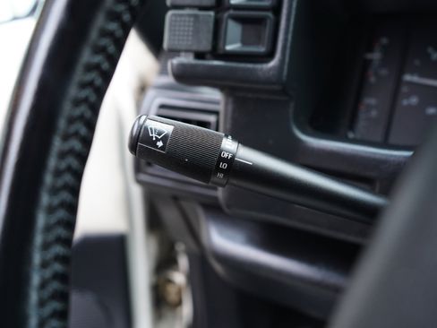 Used 1993 Ford Mustang LX image 38