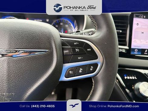 Used 2025 Chrysler Pacifica Select FWD image 16