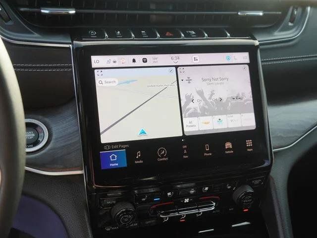Certified 2023 Jeep Grand Cherokee L Overland w/ Luxury Tech Group IV AWD/4WD image 24