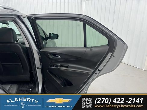 Used 2023 Chevrolet Equinox Premier AWD/4WD image 12