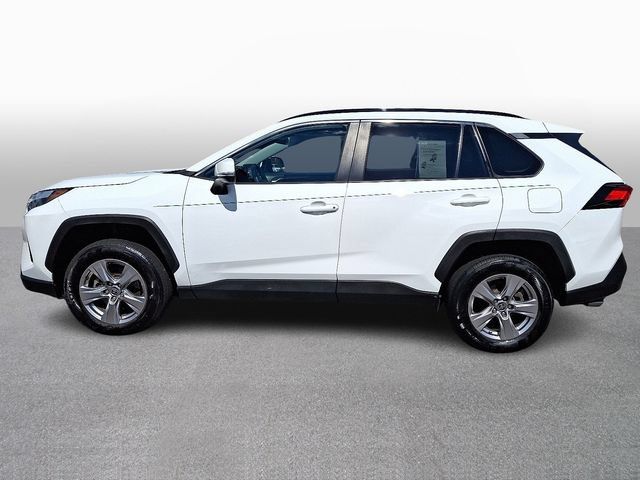 Used 2022 Toyota RAV4 XLE AWD/4WD image 7