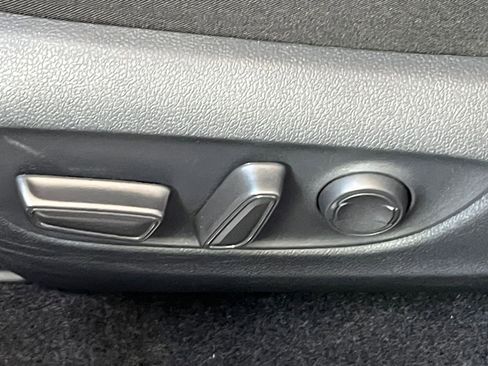 Used 2025 Toyota RAV4 XLE image 23