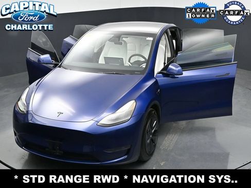 Used 2024 Tesla Model Y 2WD image 32