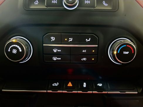 Used 2020 Chevrolet Silverado 1500 Custom w/ Custom Value Package image 11