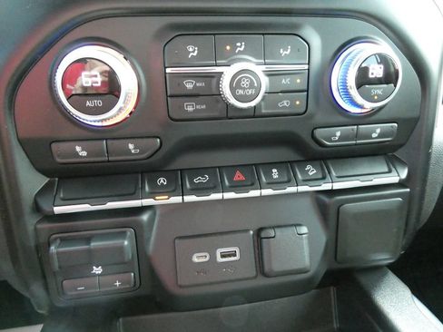 Used 2021 GMC Sierra 1500 Elevation w/ X31 Off-Road Package AWD/4WD image 30