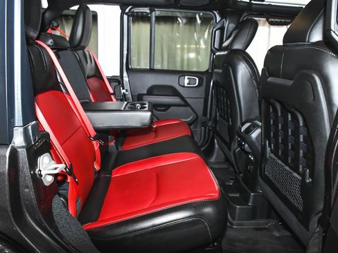 Used 2023 Jeep Wrangler Unlimited Rubicon 4xe AWD/4WD image 46