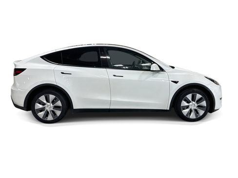 Certified 2023 Tesla Model Y Long Range AWD/4WD image 7